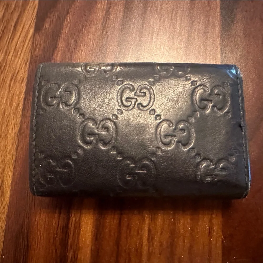 GUCCI Britt Guccissima Leather Key Case Black